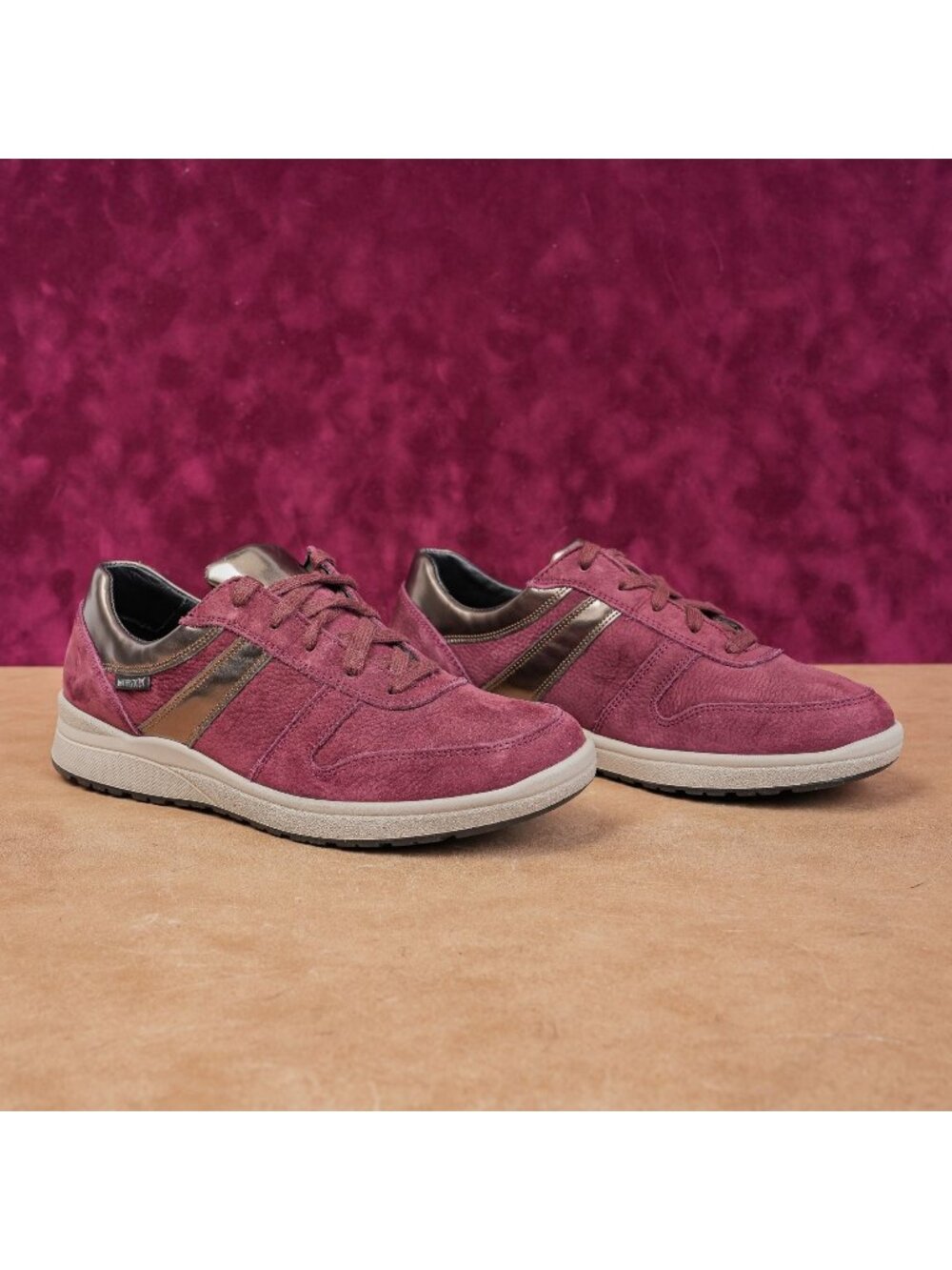 Mephisto Women Runoff Lace-up Wine Suede Low Top Comfortable Sneakers sz 7.5